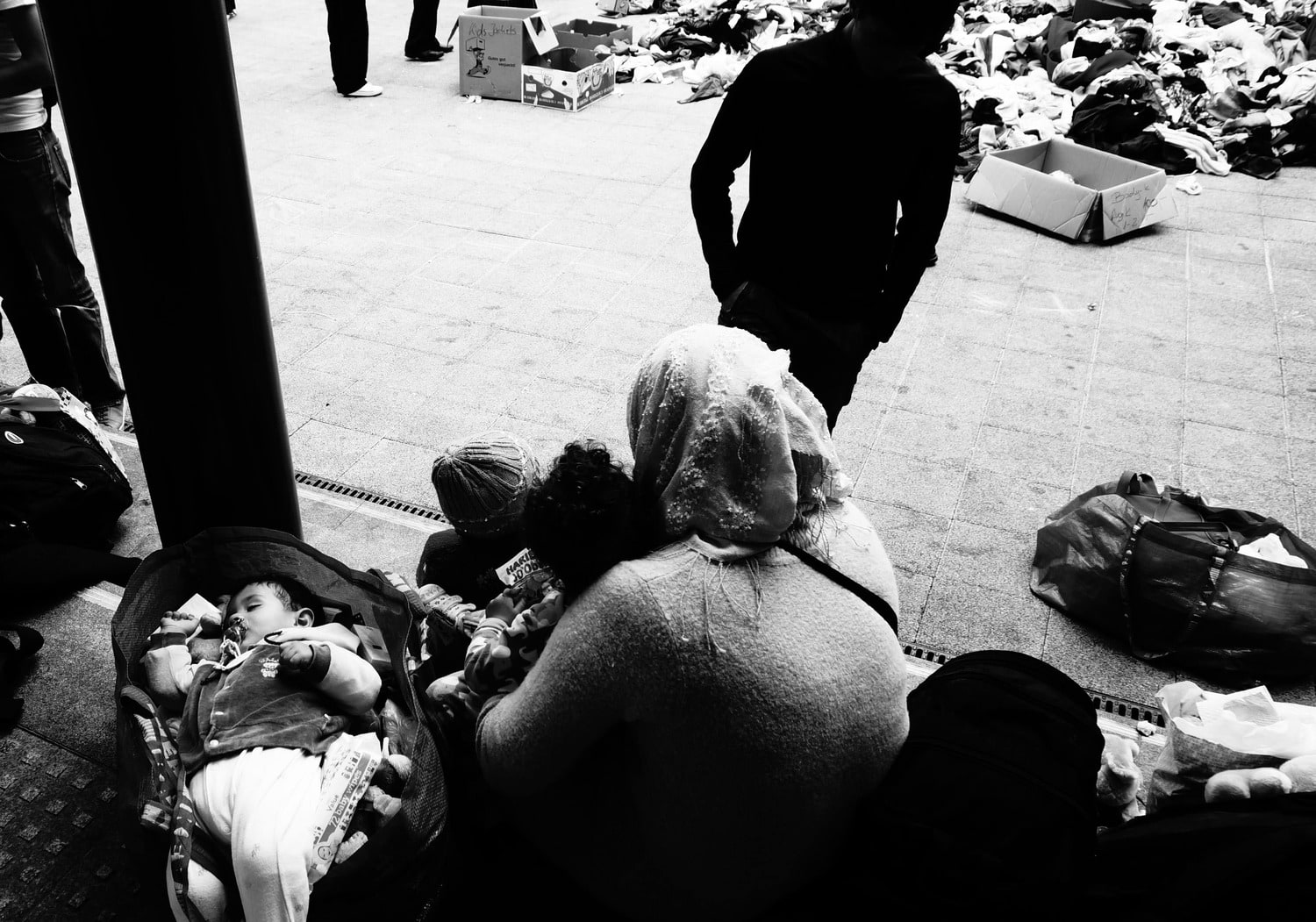 europe, réfugiés, refugees, tour d'europe, travel, black and white, photographs, street photography