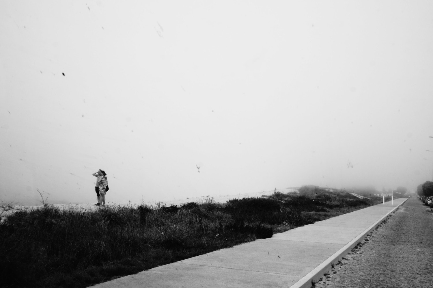 portugal, fog, brouillard, vent, wind, photographie, art, street photography, photographie de rue, blakc and white